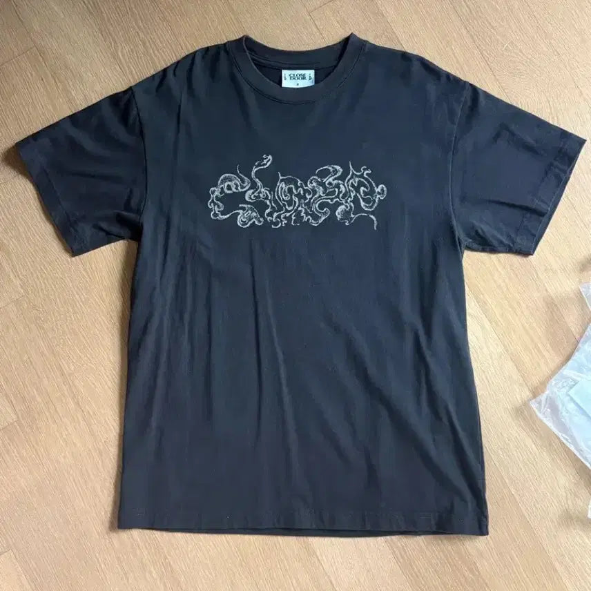 [BUNJANG] Closedoor "CLOSE" Tee M Size / (판매) 클로즈도어 closedoor "CLOSE" TEE / M size