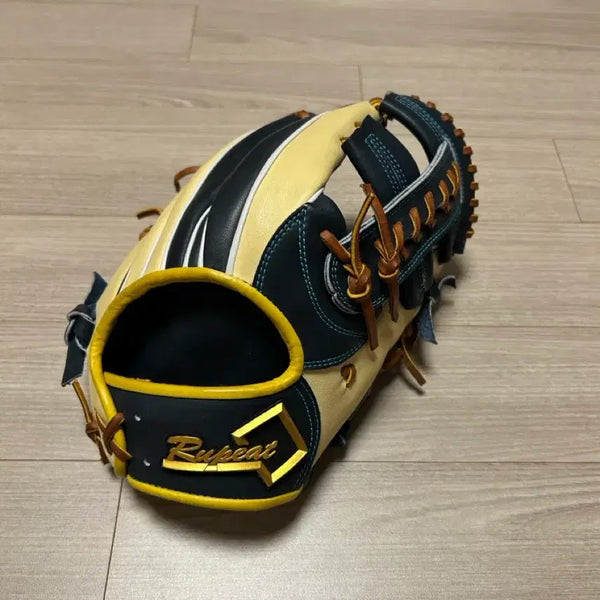 [BUNJANG] Lupits Baseball Glove Kim Ju-won Color Custom (Grade 1) / 루핏스 내야 글러브 김주원배색오더 (1등급)