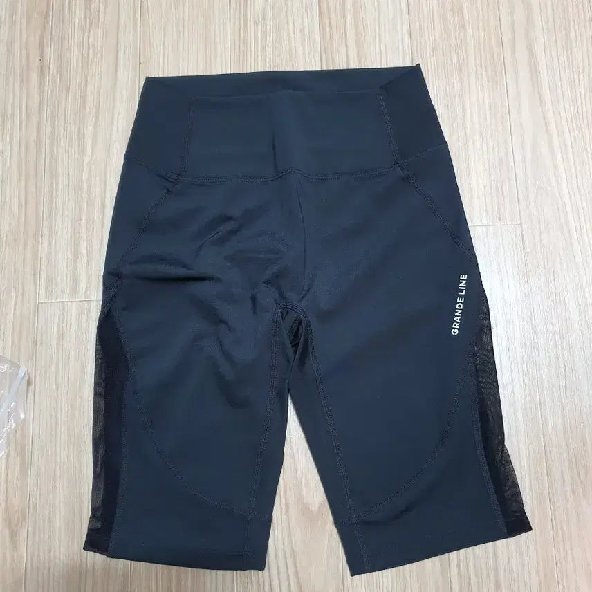 [BUNJANG] Grande Line 4.5 Inch Leggings M / 그란데라인 4.5부 레깅스 M