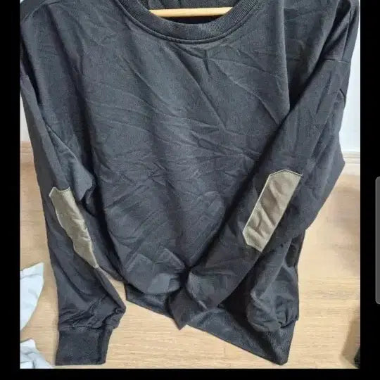 [BUNJANG] Fashion Black Sweatshirt L / 급처]  패션블랙맨투맨. L
