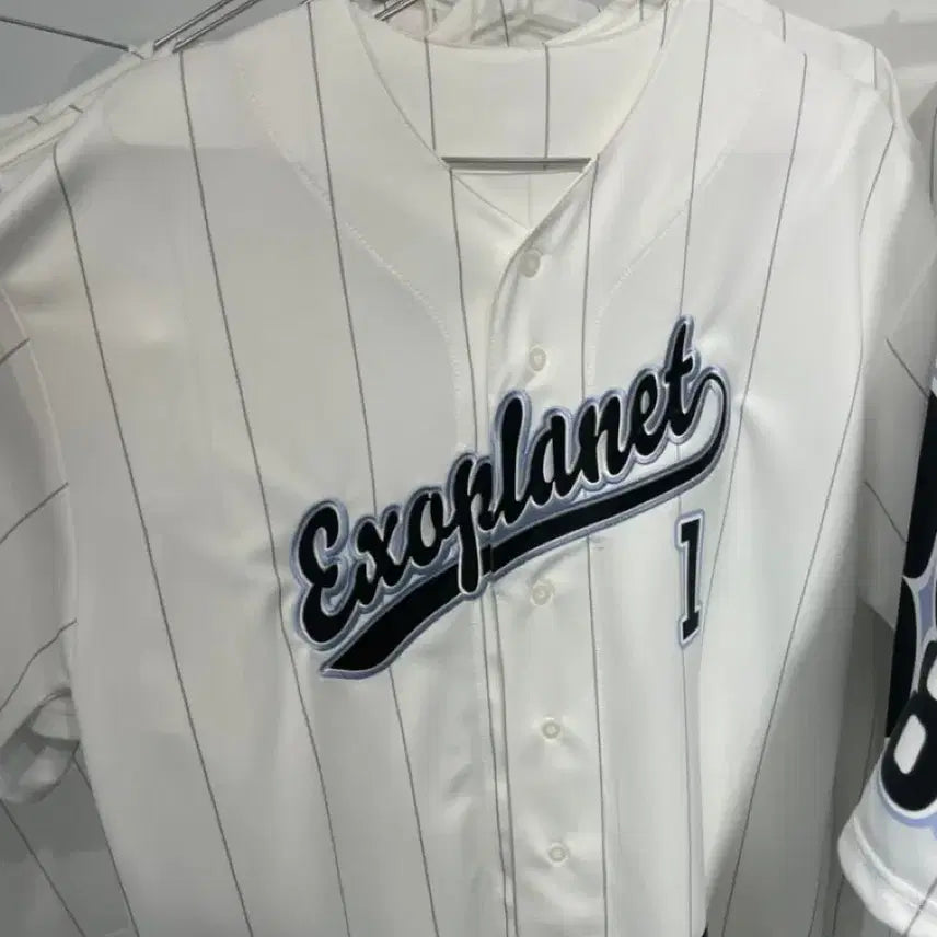 [BUNJANG] EXO SUHO Cream Soda Uniform / 엑소 exo 수호 크림소다 유니폼