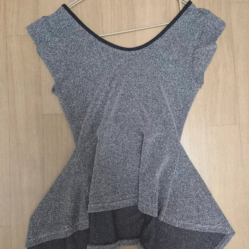 [BUNJANG] Sleeveless Pearl Blouse / 민소매펄블라우스