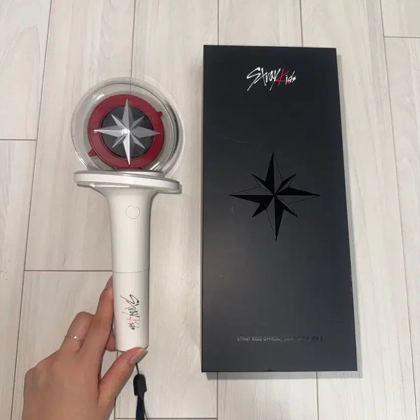 [BUNJANG] Stray Kids Official Light Stick 'Nachim Bong' / 스키즈 응원봉 나침봉