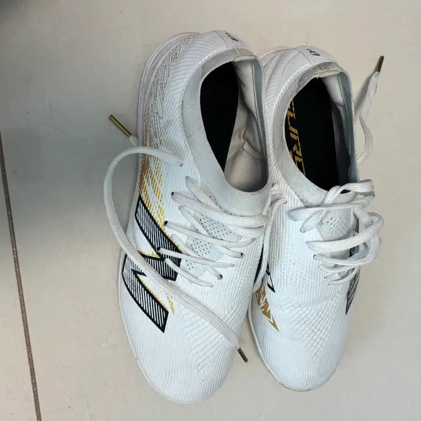 [BUNJANG] New Balance Furon V8 Elite TF Soccer Cleats (260mm) / 뉴발 퓨론 V8 엘리트 260