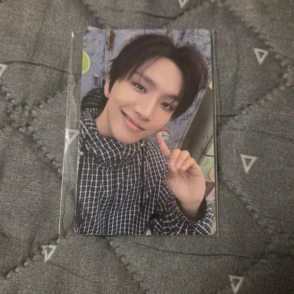 [BUNJANG] BOYNEXTDOOR Weverse Special Gift Unhak Photocard / 보넥도 위버스 스페셜기프트 운학
