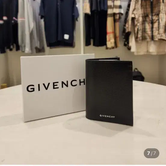 [BUNJANG] Givenchy 4G Embossed Logo Leather Card Holder Black / 지방시 4G 카드홀더 블랙
