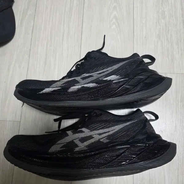 [BUNJANG] Asics Superblast 2 Black/White 270 / 아식스 슈퍼블라스트2 블랙화이트 270