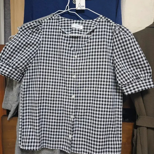 [BUNJANG] Checkered Puff Sleeve Blouse / 체크무늬 퍼프 소매 블라우스