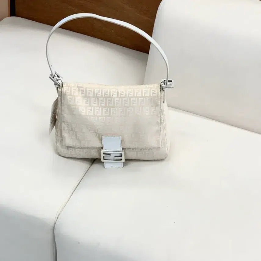 [BUNJANG] Fendi Zucchino Mamma Bag / 펜디 쥬카 맘마백 (정품)