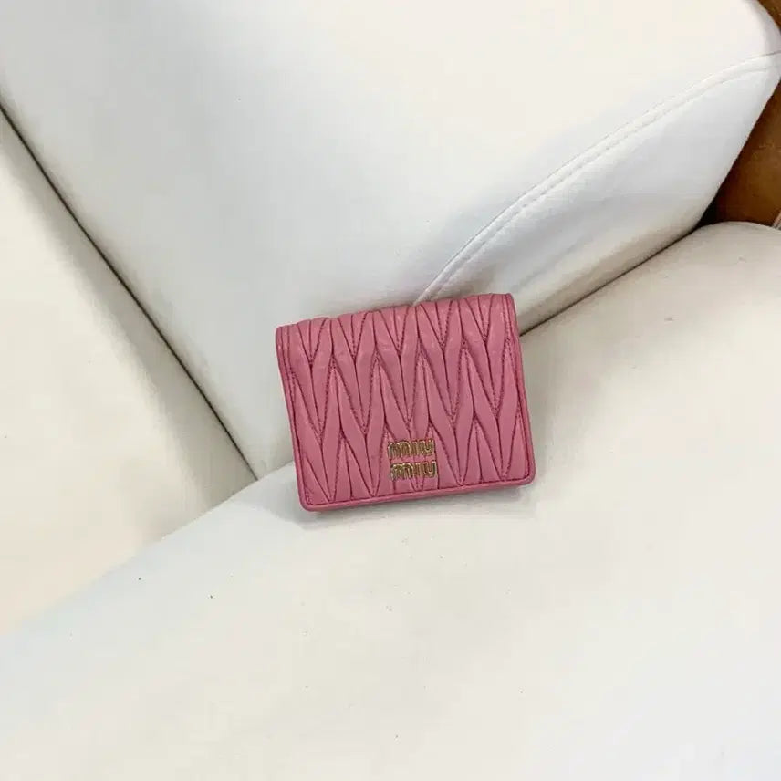 [BUNJANG] Miu Miu Nappa Begonia Pink Bifold Wallet / 미우미우 나파 베고니아 핑크 반지갑 (정품)