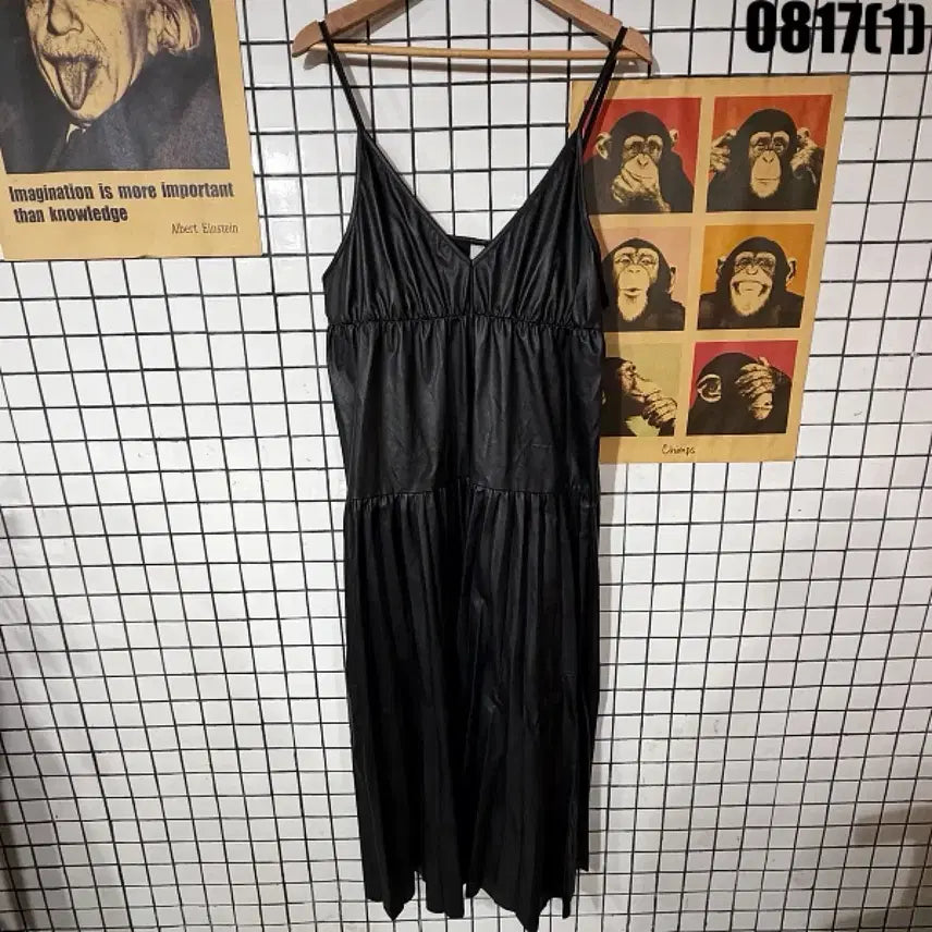 [BUNJANG] Black Long Maxi Dress with Thin Straps and V-Neck / 롱 원피스 0817