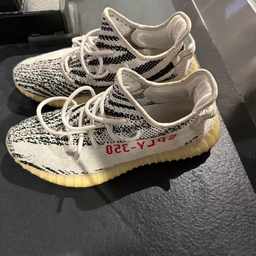 [BUNJANG] Adidas Yeezy Boost 350 V2 Zebra / 아디다스 이지부스트 지브라
