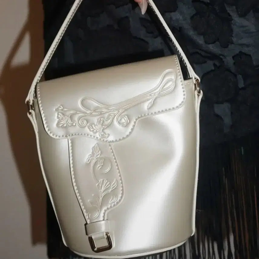 [BUNJANG] Sculptor Saddle Bucket Bag Silver / 스컬프터 새들 버킷백 실버