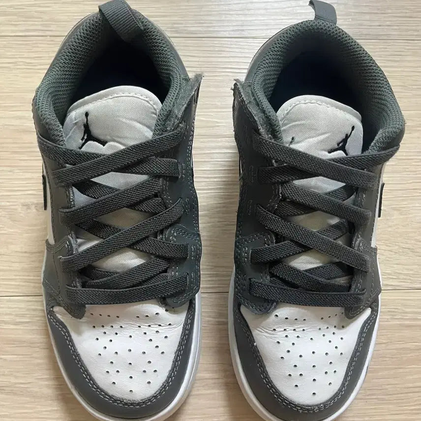 [BUNJANG] Nike Kids Air Jordan 1 Low (Size 210) / 나이키키즈에어조던210