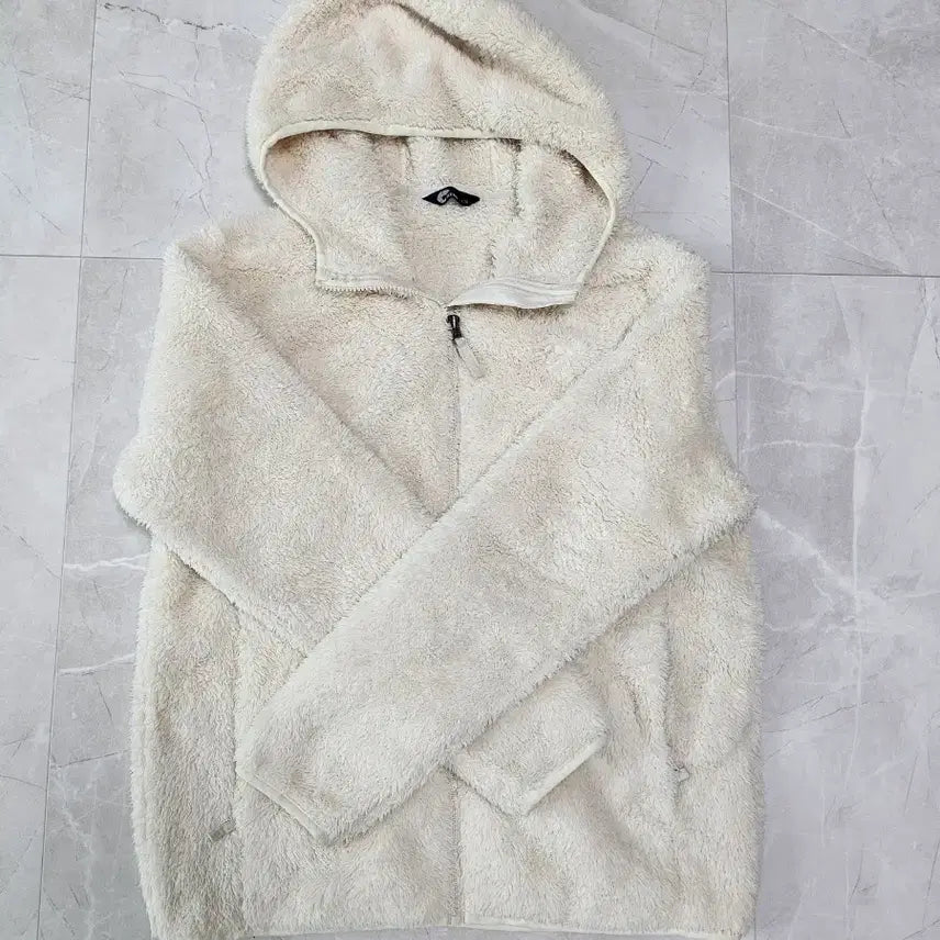 [BUNJANG] Nepa Ivory Fleece Zip-Up Hoodie / 네파 아이보리 플리스 집업 후드
