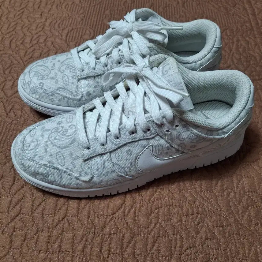 [BUNJANG] Nike Dunk Low Paisley White Women's Sneakers Size 250 / 나이키 덩크 로우 페이즐리 화이트 여성 운동화 250 [4205]
