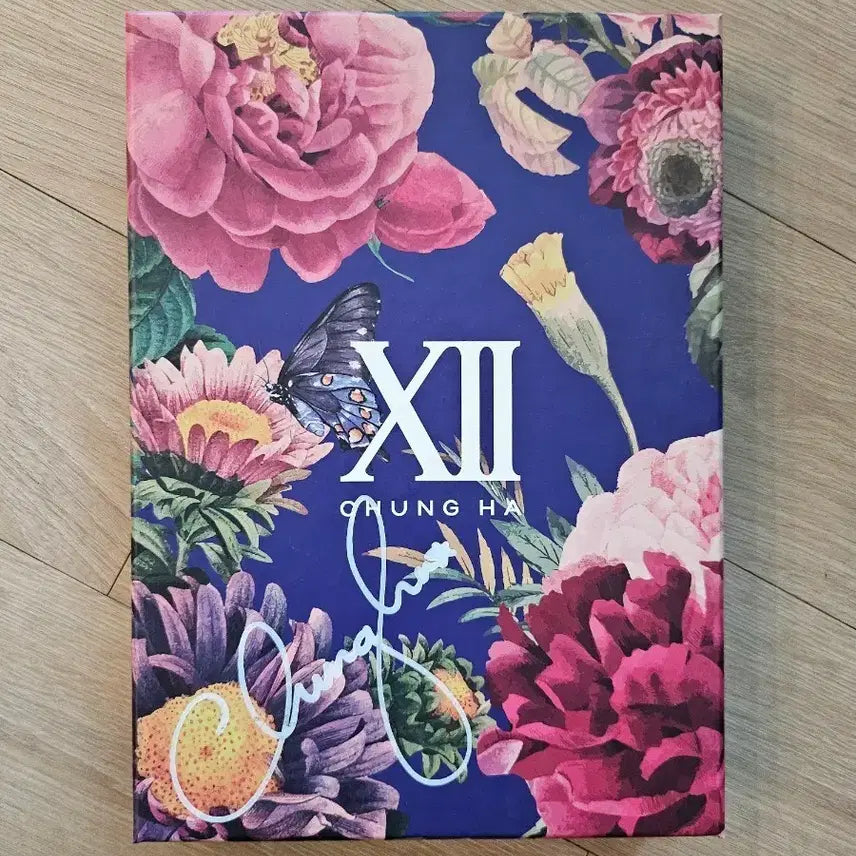 [BUNJANG] Chungha Signed 'XII' Album / 청하 XII앨범 친필 싸인앨범
