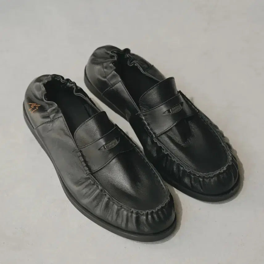 [BUNJANG] Romantic Move x Mars Pocket Double M Shirring Penny Loafers Black / 로맨틱무브 마스포켓 더블 엠 셔링 페니 로퍼