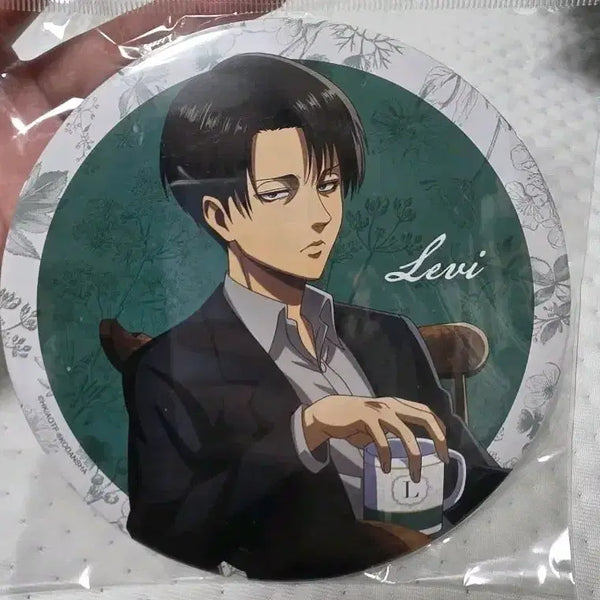 [BUNJANG] Attack on Titan Levi Cup Big Large Can Badge / 희귀)진격의 거인 리바이 컵 모습 빅 대형 캔뱃지