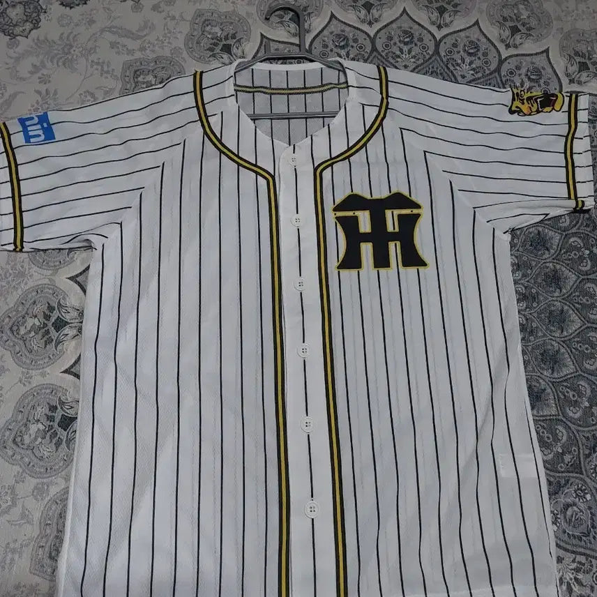 [BUNJANG] Hanshin Tigers Baseball Jersey L / 한신 타이거즈 야구 유니폼 L (새상품)