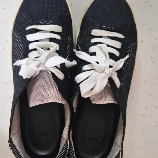 [BUNJANG] KUHO Leather Sneakers Black / 구호 250