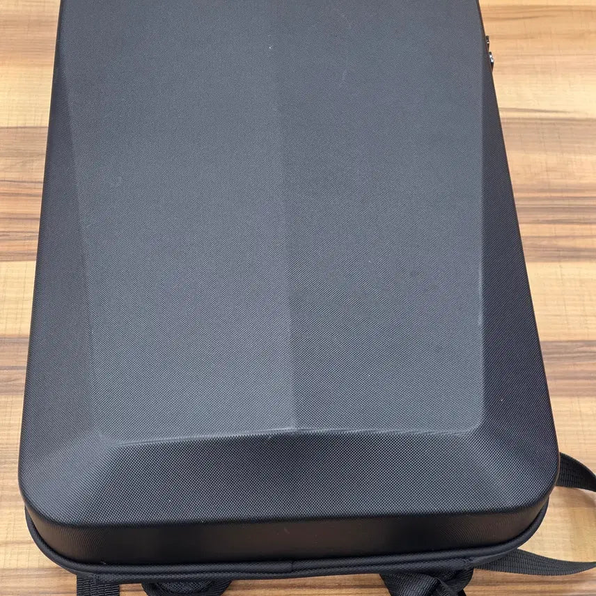 [BUNJANG] Benge USB Charging Carbon Hard Case Bag / 벤게 USB 충전 가능한 카본 하드케이스 가방 판매합니다
