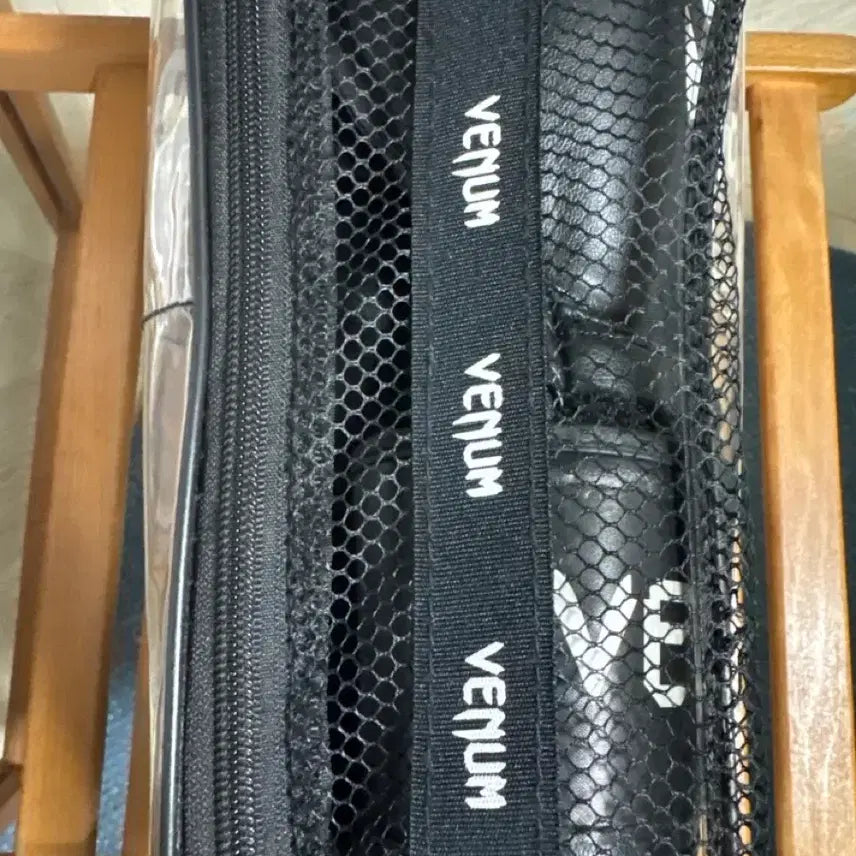 [BUNJANG] Venum Boxing Gloves / 베넘 복싱 글러브