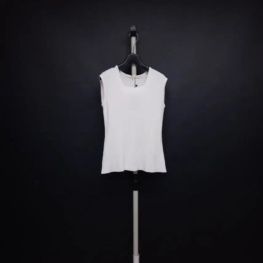 [BUNJANG] Ztudio Sleeveless Knit Blouse White Size 55 / 새 지스튜디오 춘하 슬리브리스 니트블라우스 55