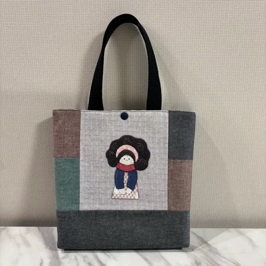 [BUNJANG] Fuzzy Girl Tote Bag / 뽀글이 소녀 토트백