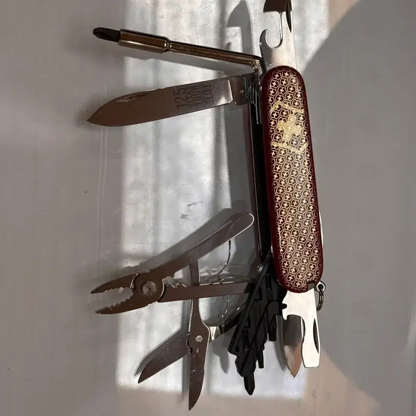 [BUNJANG] Victorinox Cyber Tool Medium Multitool / 빅토리녹스 사이버 툴 미디움멀티툴 맥가이버칼 핀셋없음