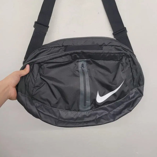[BUNJANG] Nike Crossbody Tote Bag / [free size] 나이키 크로스백 토트백 운동 가방