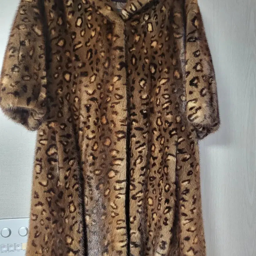 [BUNJANG] Daedong Furs Copenhagen Platinum Leopard Mink Coat / 대동모피 코펜하겐 플래티넘 레오파드 밍크코트 1~2회 착용