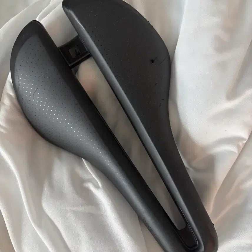 [BUNJANG] Specialized Romin Evo Saddle / 트랙 에어리스 안장판매합니다