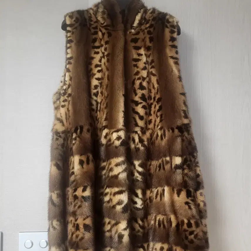 [BUNJANG] Daedong Furs Leopard Mink Vest (Size 91) / 대동모피 레오파드 밍크 베스트 91호  한두 번 착용