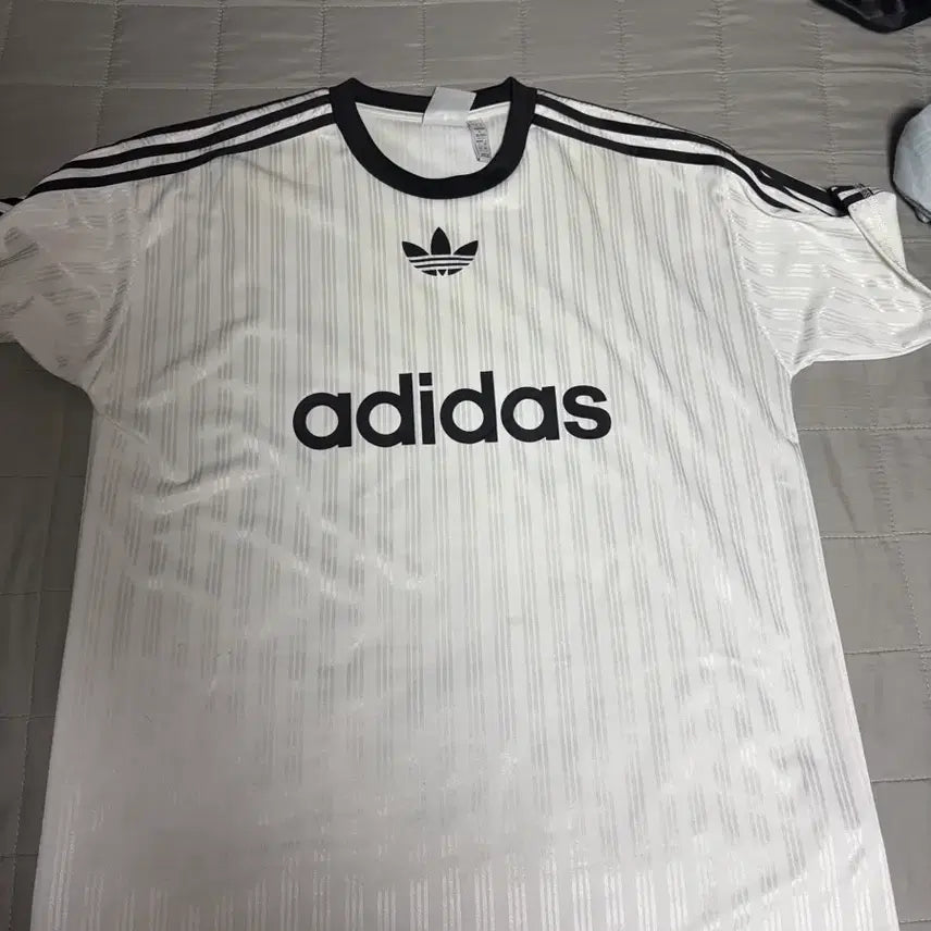 [BUNJANG] Adidas Short Sleeve T-Shirt / 아디다스 반팔