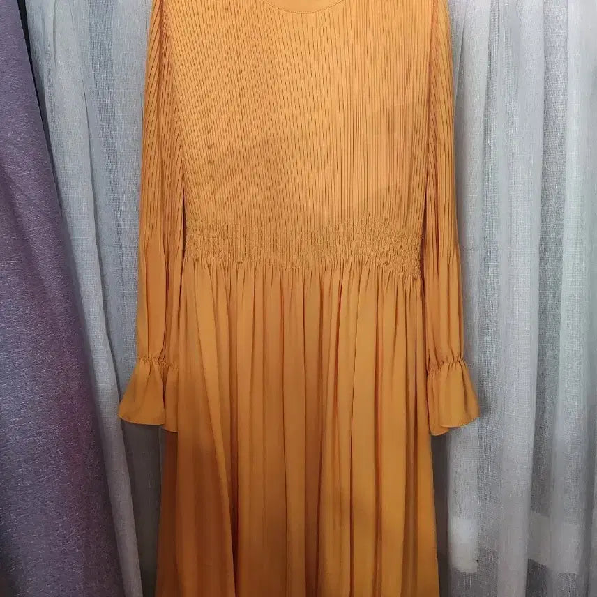 [BUNJANG] Yellow Pleated Midi Dress / 노랑색 플리츠 원피스