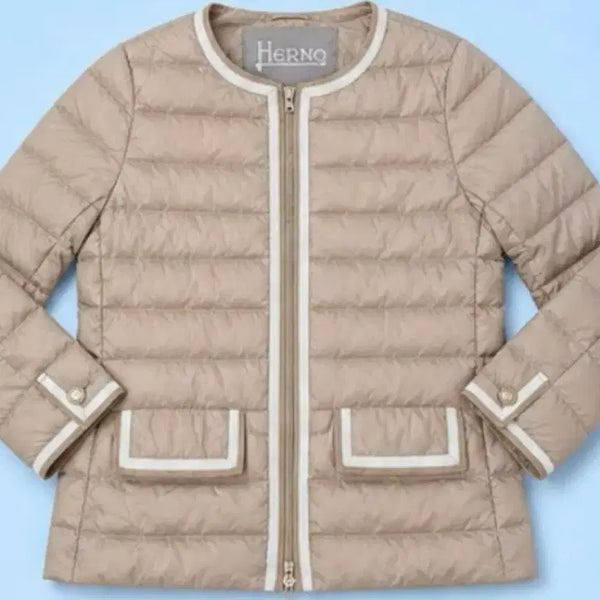 [BUNJANG] HERNO Lightweight Padded Jacket / 깔끔한 디자인의 HERNO 경량 패딩이에요 라운드넥 디자인으로 어떤 옷에도 잘 어울려요 가볍고 따뜻해서 간절기에 입기 좋아요 데일리로 편하게 입기 좋은 패딩이랍니다 에르노는 이탈리