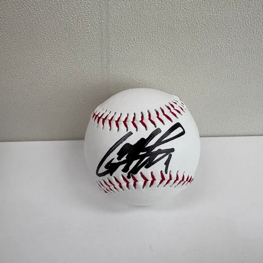 [BUNJANG] KT Wiz Ko Young-pyo Signed Baseball / KT위즈 고영표 선수님 싸인볼 판매합니다.