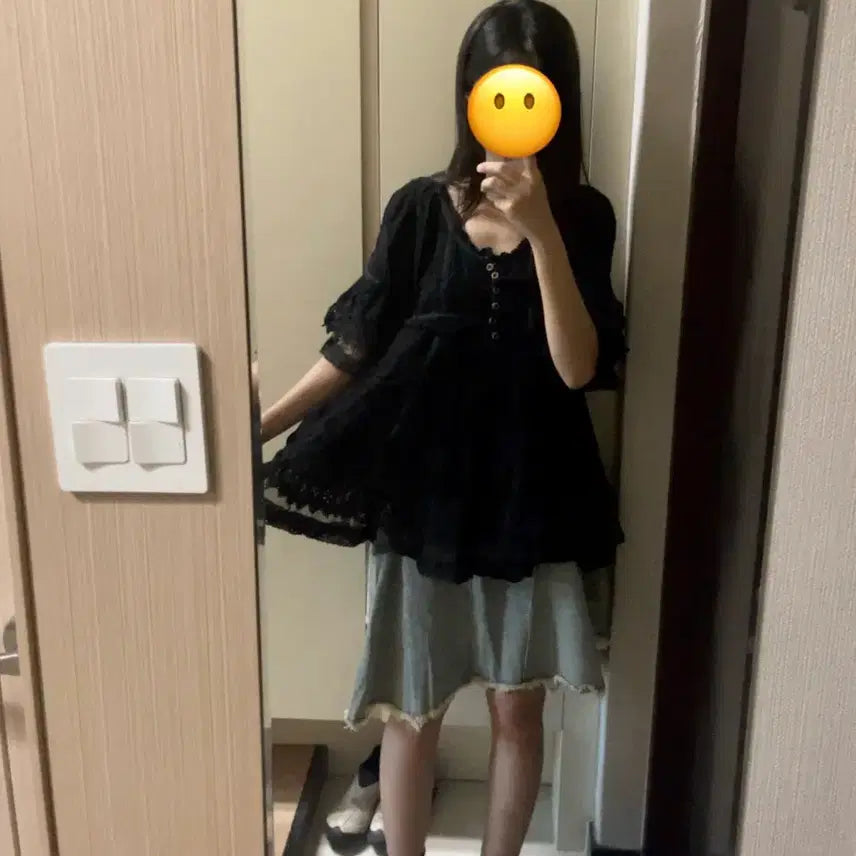 [BUNJANG] Japanese Vintage Set: Black Lace Blouse & Light Wash Denim Skirt / [세트상품]일본빈티지상의+청스커트
