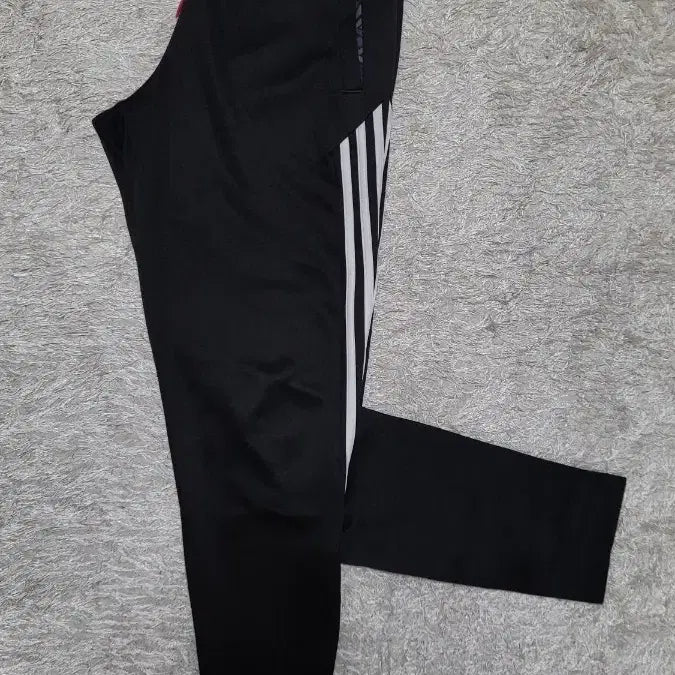 [BUNJANG] Adidas Climacool Back Logo Training Pants / 아디다스 백로고 클라이마쿨 트레이닝 팬츠 =,,