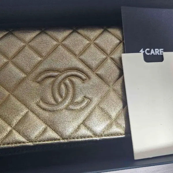 [BUNJANG] Chanel Metallic Quilted CC Long Wallet Gold / 샤넬 지갑 메탈 골드 퀼팅