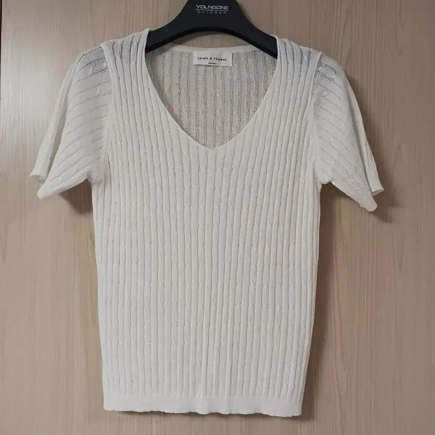 [BUNJANG] Knit Top - Size 55 / 니트티 55 거의새거