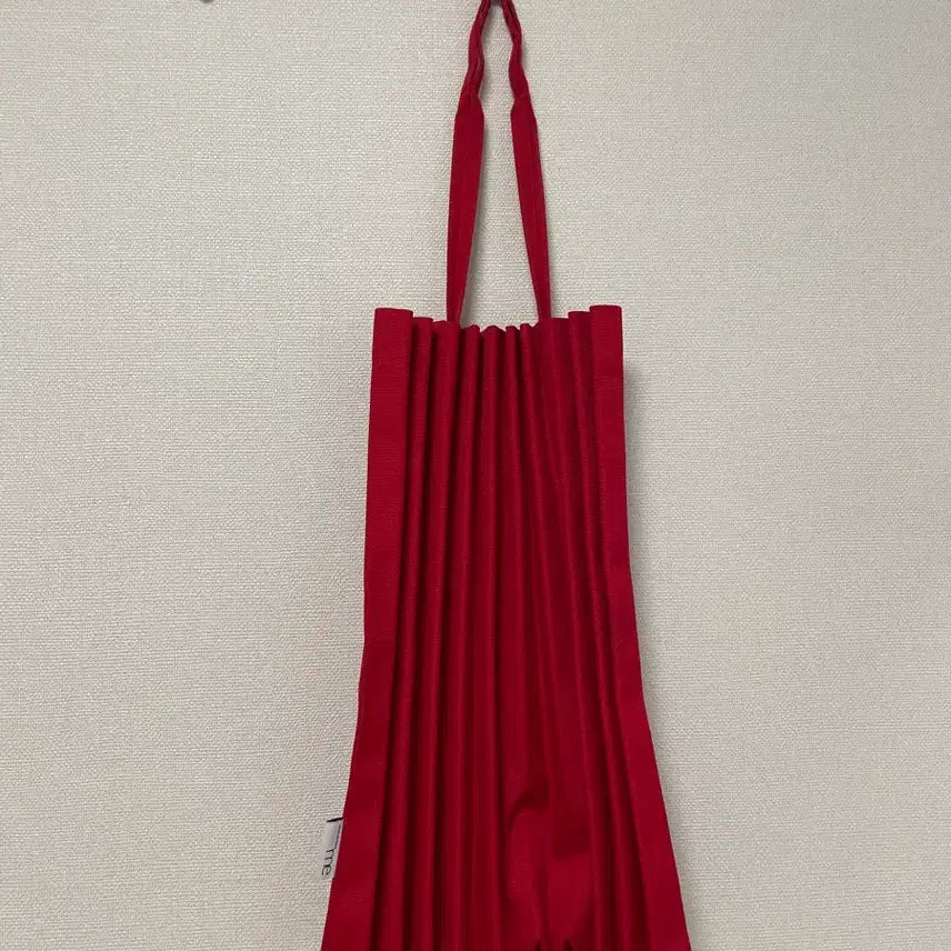 [BUNJANG] Mii Sei Yaki Red Pleated Tote Bag / 미 이세이야키 레드 토트백