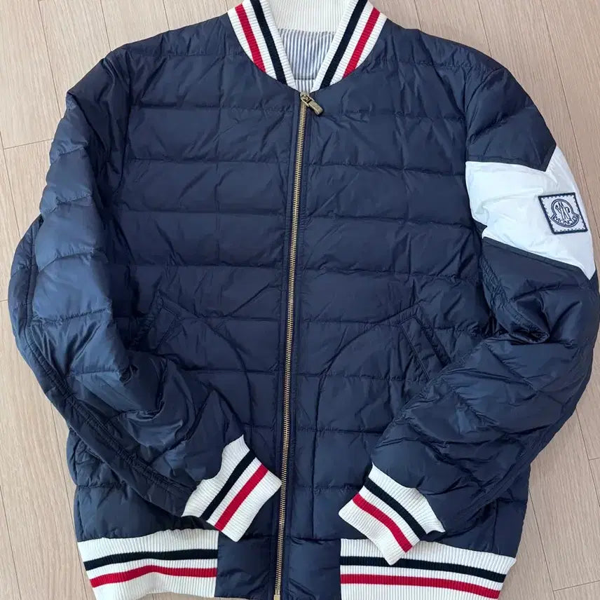 [BUNJANG] Moncler Gamme Bleu Lightweight Down Jacket Size 4 / 몽클레어 감마블루 경량 패딩