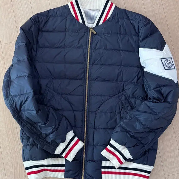 [BUNJANG] Moncler Gamme Bleu Lightweight Down Jacket Size 4 / 몽클레어 감마블루 경량 패딩