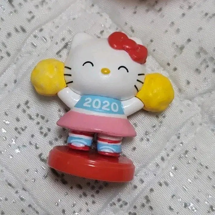 [BUNJANG] Hello Kitty 2020 Furuta Choco Egg Cheerleader Figure / 헬로키티 2020 후루타 초코에그 응원피규어
