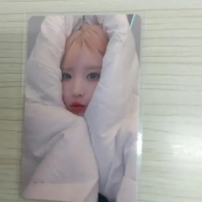 [BUNJANG] fromis_9 Song Hayoung 'Sealed' Photocard / 프로미스나인 송하영 이불 포카