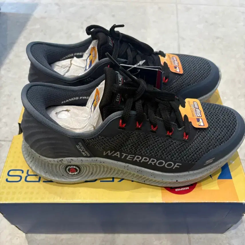 [BUNJANG] Skechers Anywhere Slip-ins Waterproof Walking Shoes / 255 스케쳐스 워킹화 (애니웨어 슬립인스 방수)