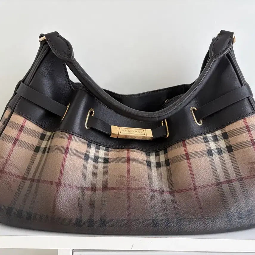 [BUNJANG] Burberry Vintage Check Gradient Hobo Bag / 버버리 빈티지 체크 그라데이션 호보백