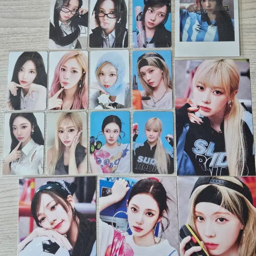 [BUNJANG] Aespa 2025 Season's Greetings Photocard Bundle, Postcard Bundle, Karina Polaroids / 에스파 2025 시그 포카 일괄, 엽서 일괄, 카리나 폴라